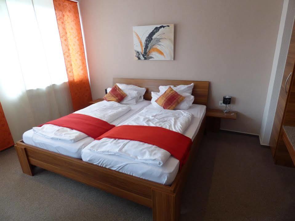 Hotel Art Inn Ντίνσλακεν Εξωτερικό φωτογραφία